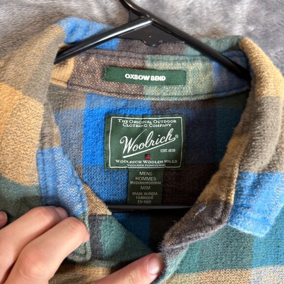 Woolrich Men's Button Up Long Sleeve Size Medium Plaid Patter Double Pockets - Picture 3 of 7